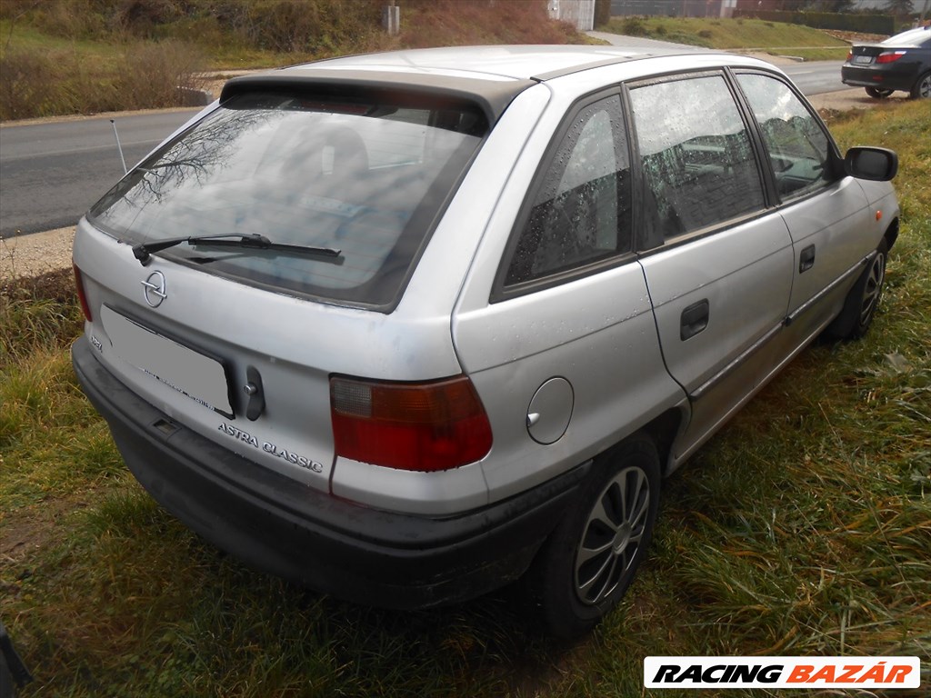 Opel ASTRA F CLASSIC Ferdehátú 1.4 i vízcső elosztó 90354839 4. kép