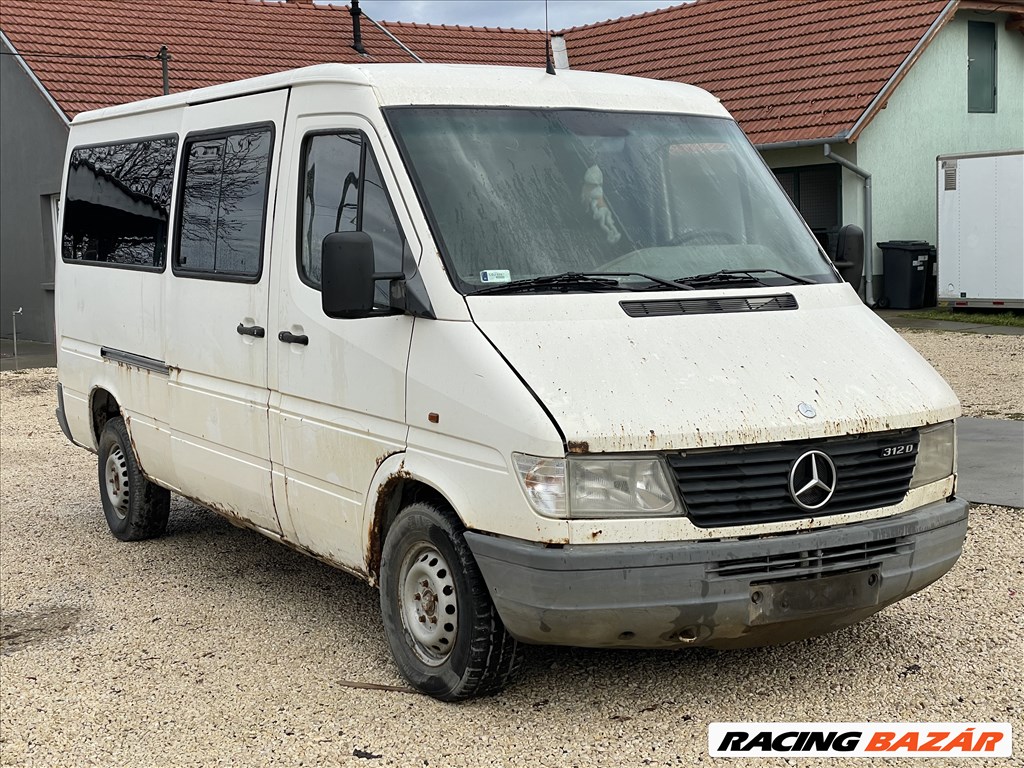 Mercedes Sprinter 312D 2.9D (W901) bontott alkatrészei 4. kép