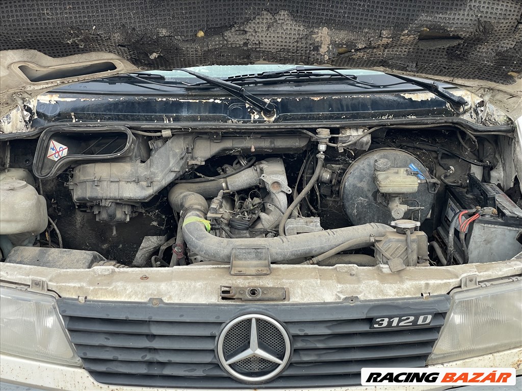 Mercedes Sprinter 312D 2.9D (W901) bontott alkatrészei 5. kép