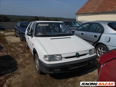 Skoda FELICIA I (6U1) 1.3 első lökhárító