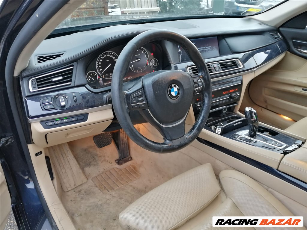 BMW 750 (F01/F02) bontott alkatrészei 5. kép