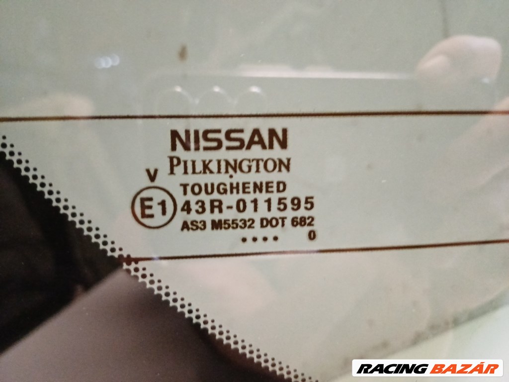 Nissan Leaf (ZE1) hátsó szélvédõ 2. kép