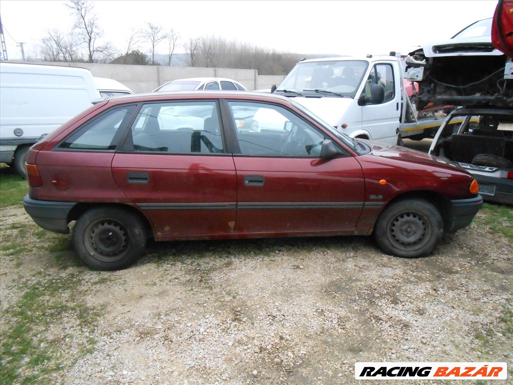 Opel ASTRA F Ferdehátú (53_54_58_59) 1.6 i jobb első féltengely 1. kép