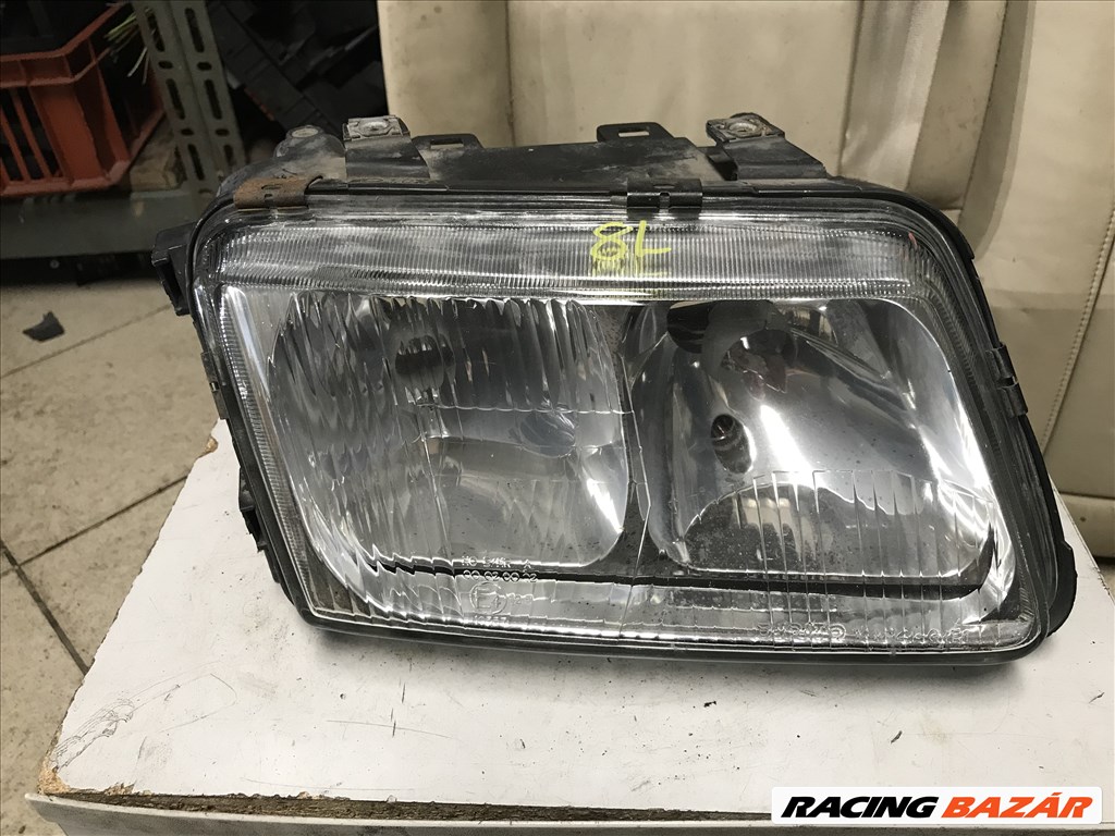 Audi A3 (8L) FL előtti _ jobb fényszóró 1. kép