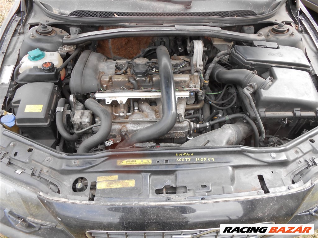 Volvo S60 I (P24_384) 2.4T  csomagtérajtó zárszerkezet 7. kép