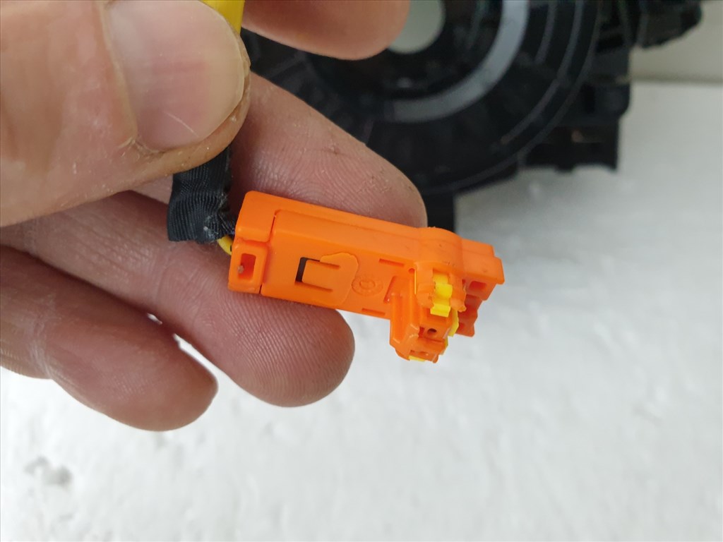 506407 Peugeot 108, 2017, H Köd, Kormánykapcsoló, Kormányszögjeladó, Légzsákszalag 6. kép