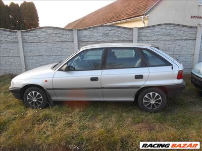 Opel ASTRA F CLASSIC Ferdehátú 1.4 i Kipufogó csonk