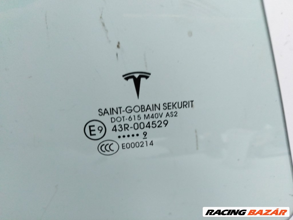 Tesla Model 3 jobb hátsó ajtó üveg lejáró 2. kép