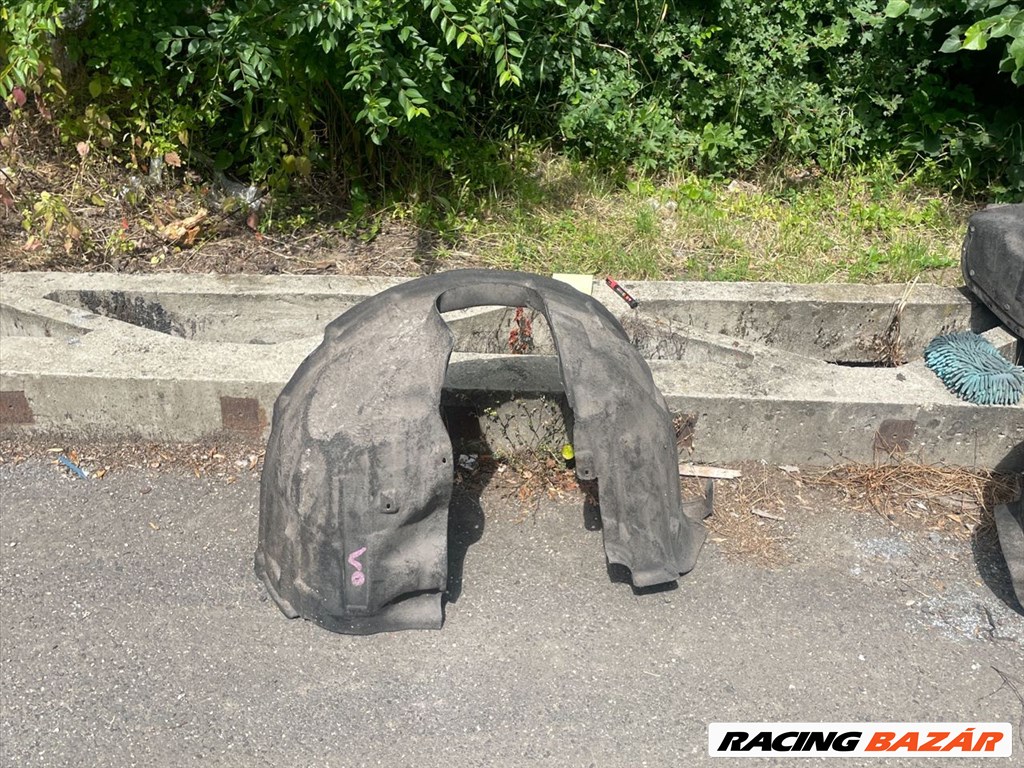 Volvo S60 VOLVO S60 Jobb első Első Dobbetét (Kerékjárati, Műanyag) 30744864 1. kép