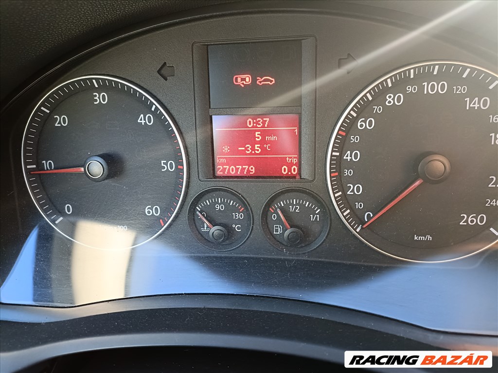 Volkswagen Golf V (A5 Typ 1K) bontott alkatrészei 8. kép