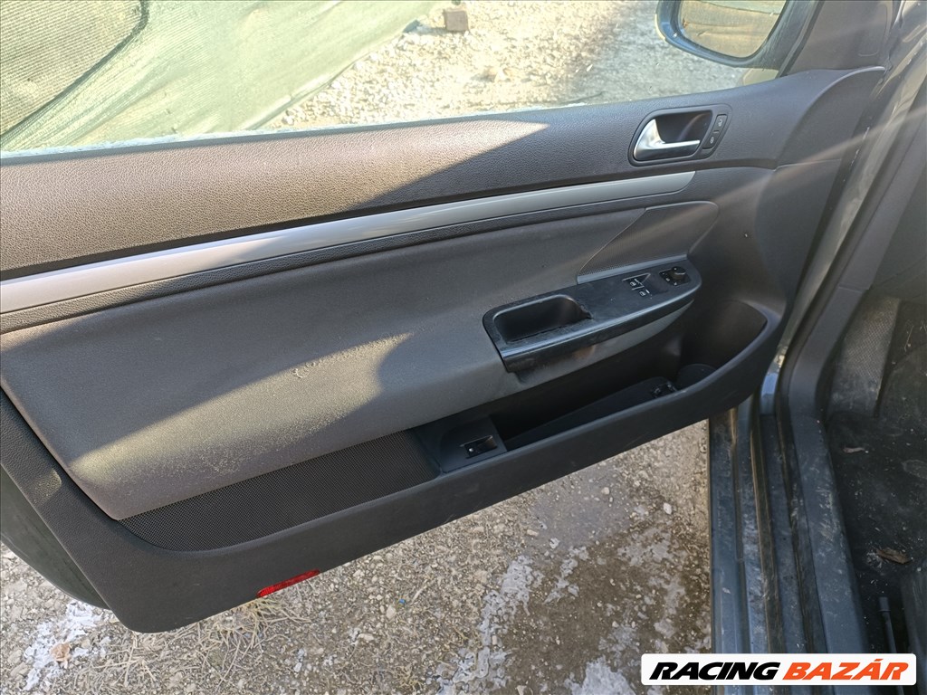 Volkswagen Golf V (A5 Typ 1K) bontott alkatrészei 14. kép