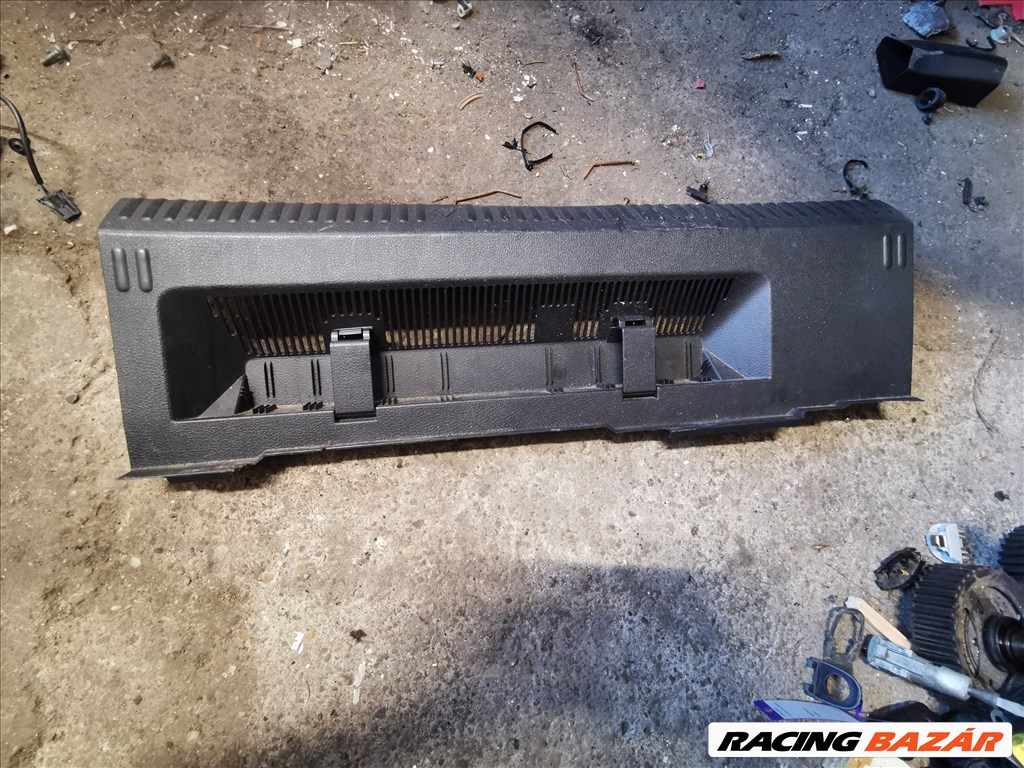 Volkswagen Polo V Hátfal burkolat  6r6863485 2. kép