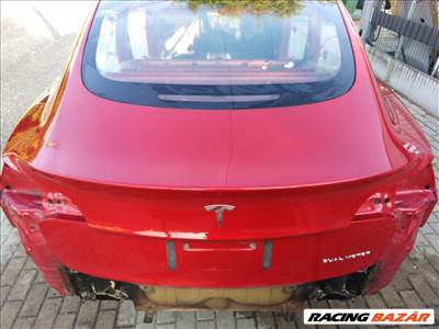 Tesla Model 3  csomagtérajtó