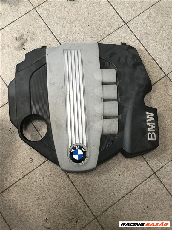 BMW 118 E81, E82, E87, E88 - motorburkolat 1. kép