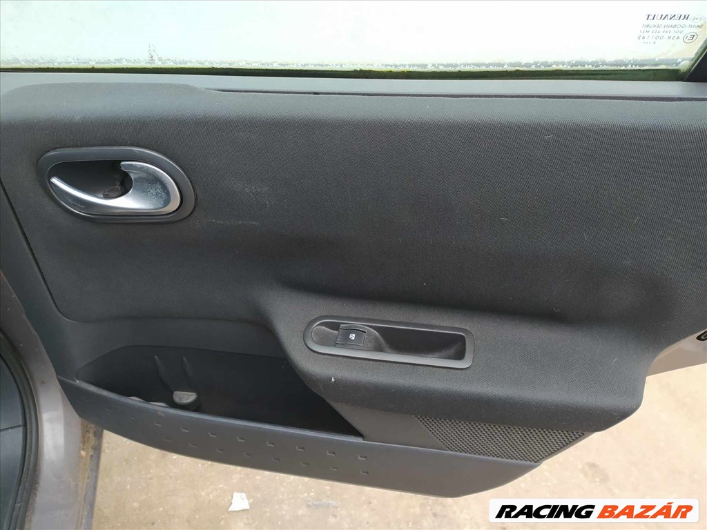 2005 Renault Megane kombi 1.5 DCI, manuális-  balkormányos - BONTÁS! 12. kép