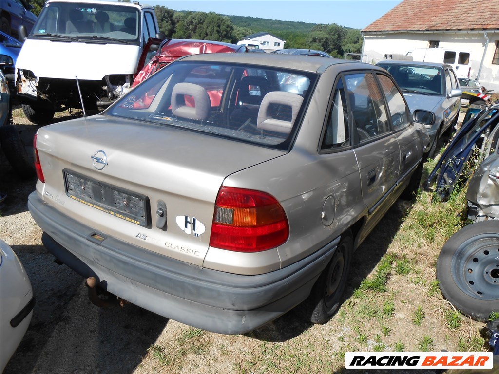 Opel ASTRA F CLASSIC LÉPCSŐS HÁTÚ (T92) 1.4 I bal első ködlámpa 2. kép