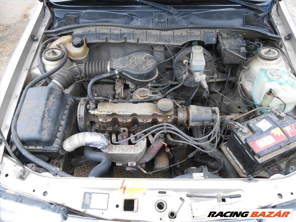 Opel VECTRA A (86_87) 1.6 i kipufogó csonk 3. kép