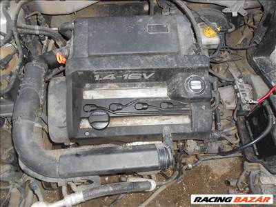 Seat LEON (1M1) 1.4 16V jobb első ablakemelő motor 9776101434203