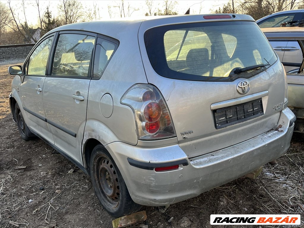 Toyota Corolla Verso (AR10) bontott alkatrészei 4. kép