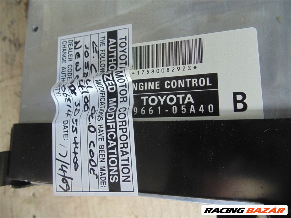 Toyota Avensis (T250) ECU motorvezérlő 966105a40 2. kép