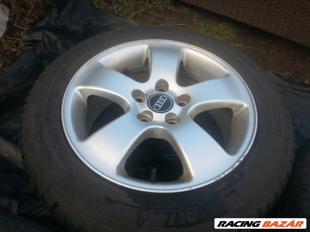  5x112 16" gyári Audi alufelni, rajta 205/55 Michelin Alpin téli gumi  3. kép