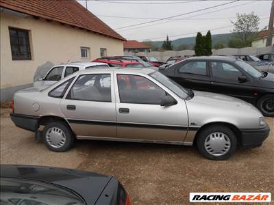 Opel VECTRA A (86_87) 1.6 i jobb első féltengely