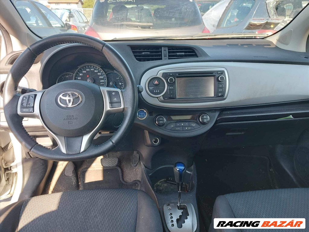 Toyota Yaris (XP130/XP150) bontott alkatrészei 5. kép