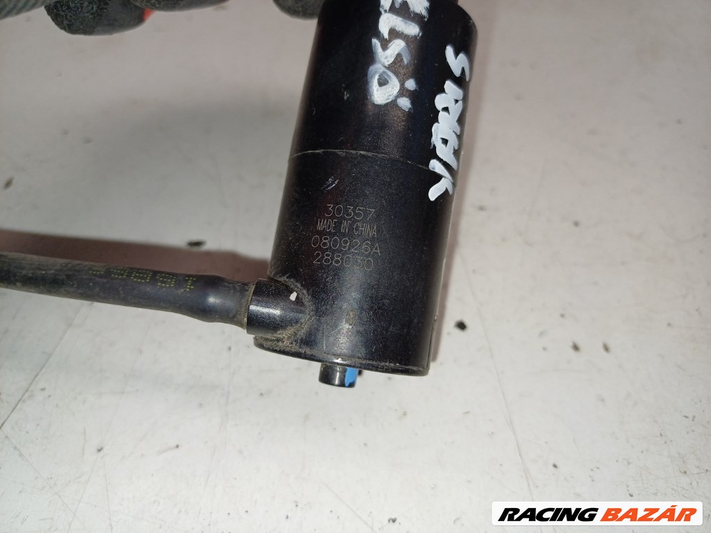 Toyota Yaris (XP90) elsõ szélvédõmosó motor 30357 2. kép