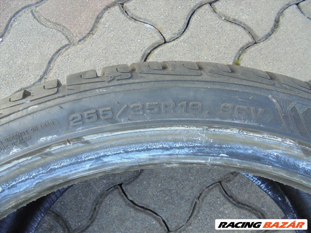 255/35 R19" újszerű Goodyear téli gumi ELADÓ 2. kép