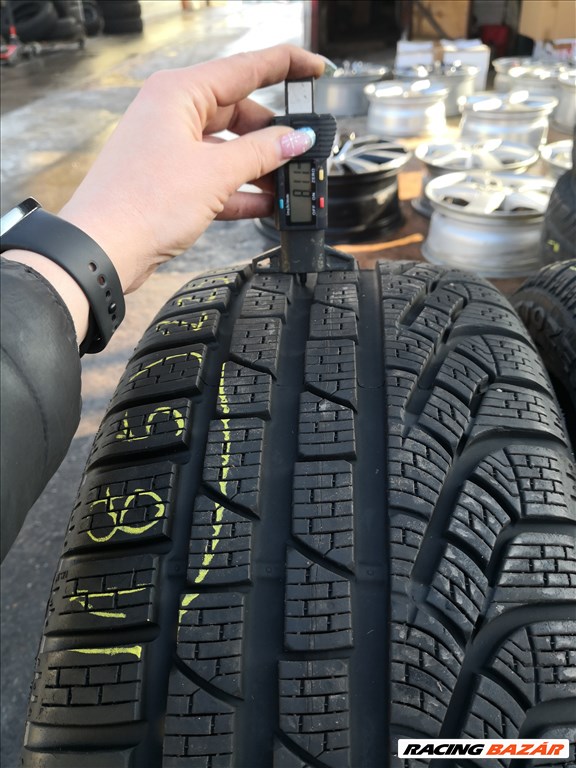  225/40 R18 és 245/35 R18 Pirelli téli gumi 140000ft a 4db/185/ 1. kép