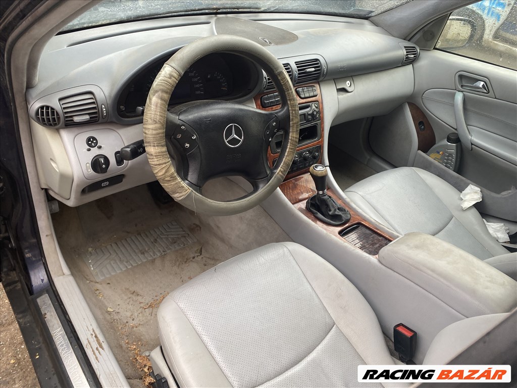 Mercedes C 200CDI  (W203) bontott alkatrészei 3. kép