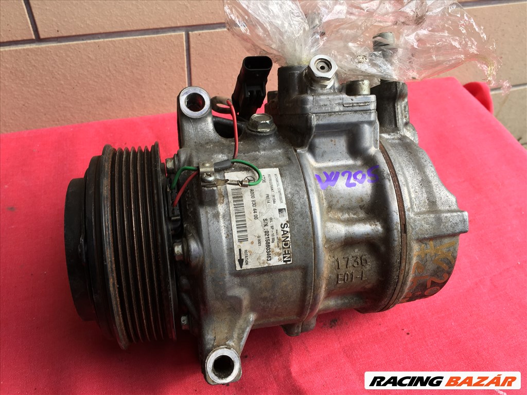 Mercedes Benz C osztály W 205 klíma kompresszor a0008304400 1. kép