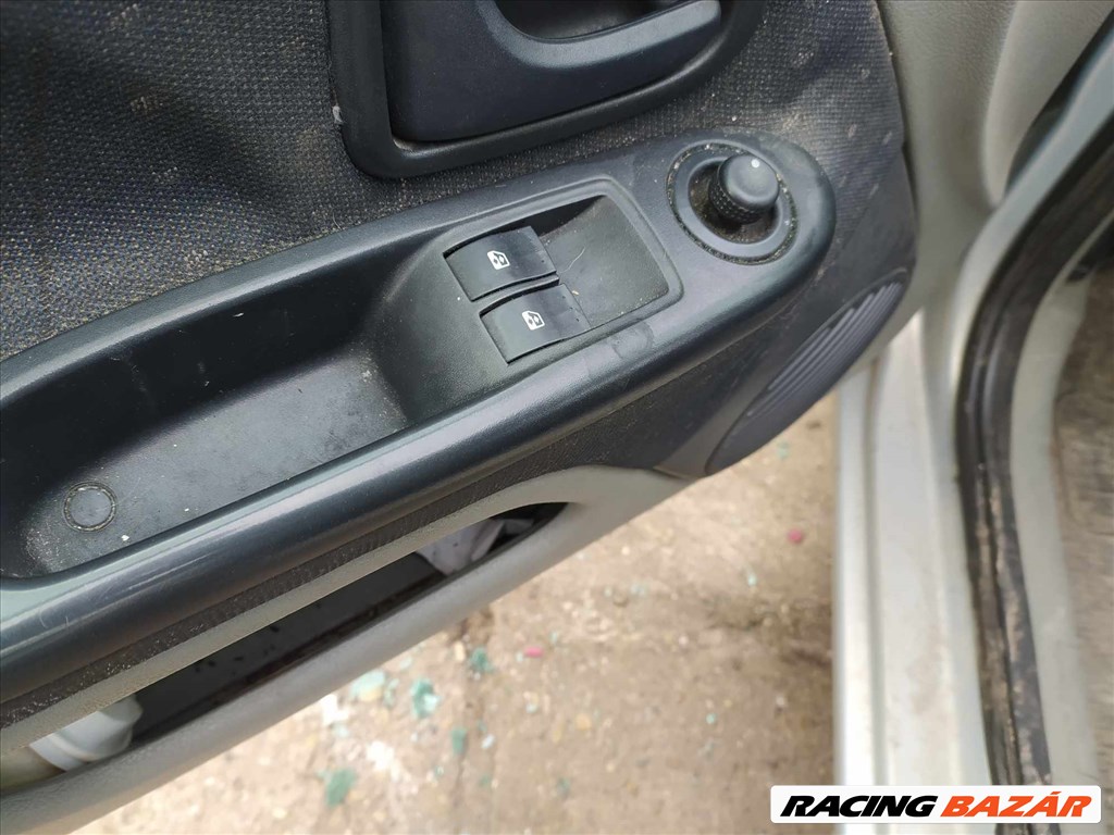 2001 Renault Clio  1.5 DCi, manuális-  balkormányos jármű ÉRKEZETT BONTÁSRA! 8. kép