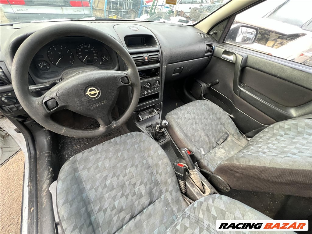 Opel Astra G 1.6 -X16SZ- bontott alkatrészei 4. kép