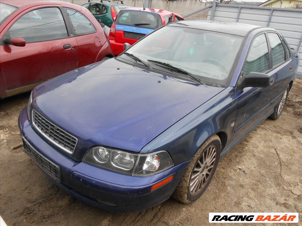 VOLVO S40 I (644) 1.9 DI Bontott gépjármű 1. kép