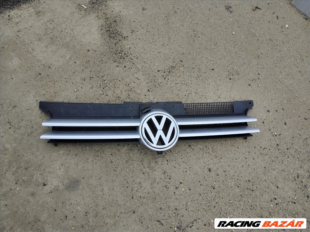 Volkswagen Golf IV Hütőrács emblémával 1. kép