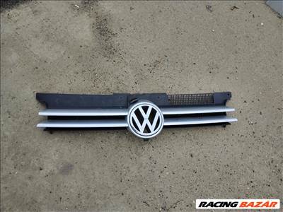 Volkswagen Golf IV Hütőrács emblémával