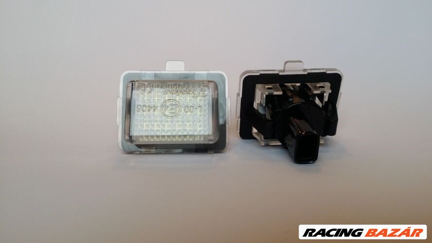 Mercedes Benz W204 facelift W205 W216 W218 W212 W221 W222 W231 CLA fehér SMD LED rendszámtábla világítás 1. kép