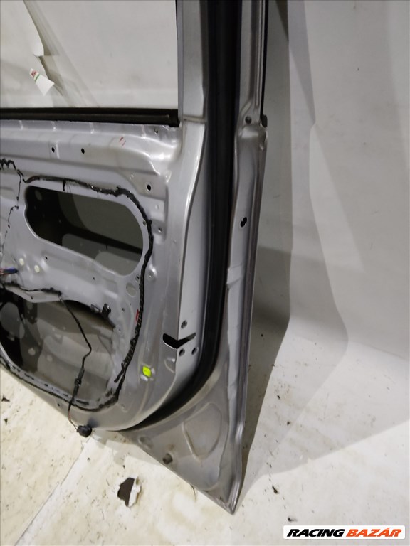 170992 Peugeot 4007 2007-2012 ezüst színű jobb első ajtó, a képen látható sérüléssel 5. kép