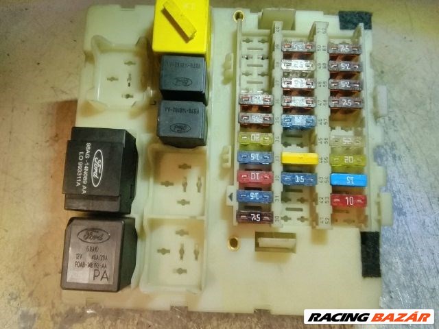 Ford Focus Mk1 Biztosítéktábla "82071" 1. kép