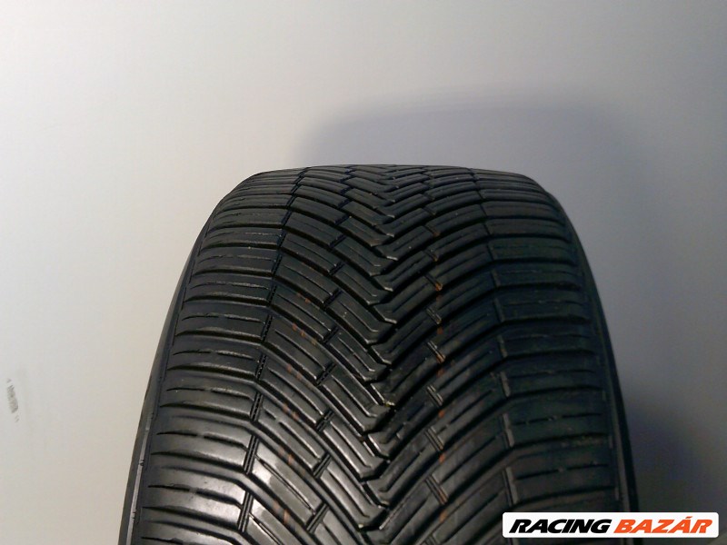 Continental Allseasoncontact 245/40 R19  1. kép