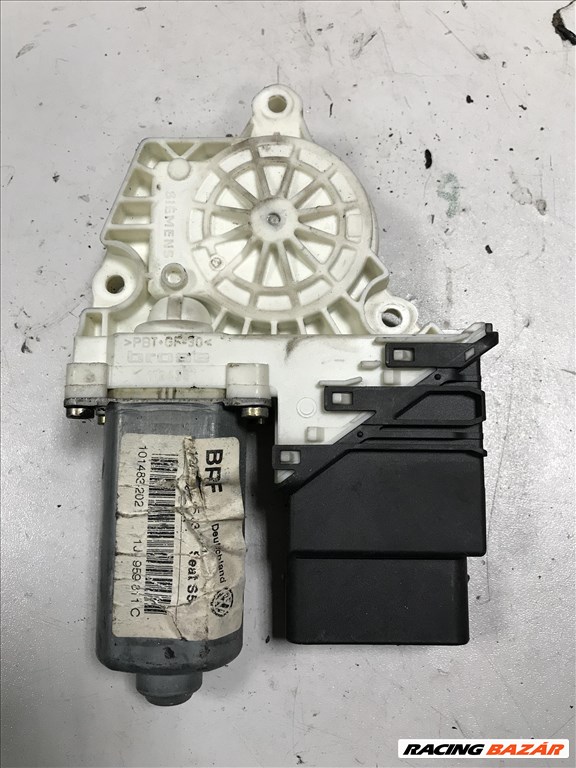 Volkswagen Golf IV bal hátsó ablakemelő motor 9776101439203 1. kép