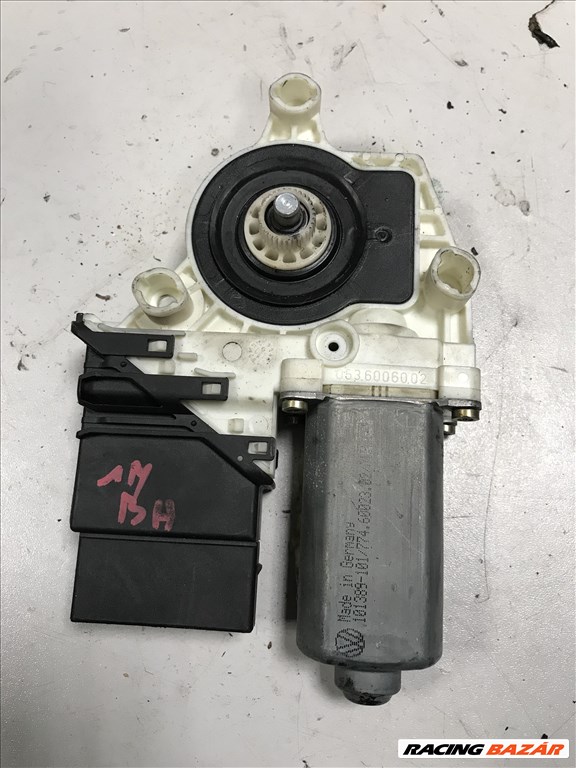 Volkswagen Golf IV bal hátsó ablakemelő motor 9776101439203 2. kép