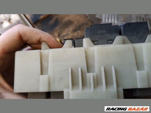 Ford Focus Mk1 utastér biztosítéktábla "127812" 518234802 3. kép