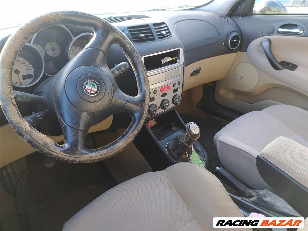 2002 Alfa 147 1.6  TwinSpark 1.6 benzin, manuális -  balkormányos jármű ÉRKEZETT bontási céllal! 13. kép