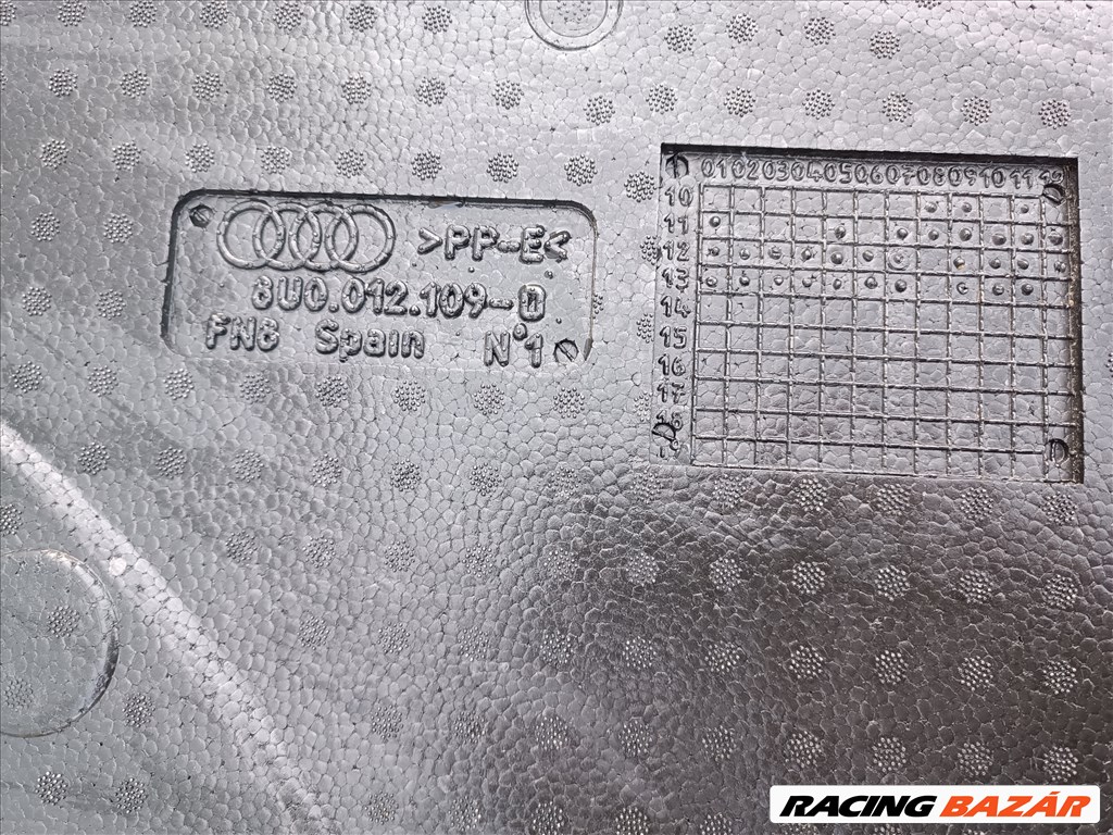 Audi Q3 csomagtérbetét defektjavító készlettel 8u0012109 3. kép
