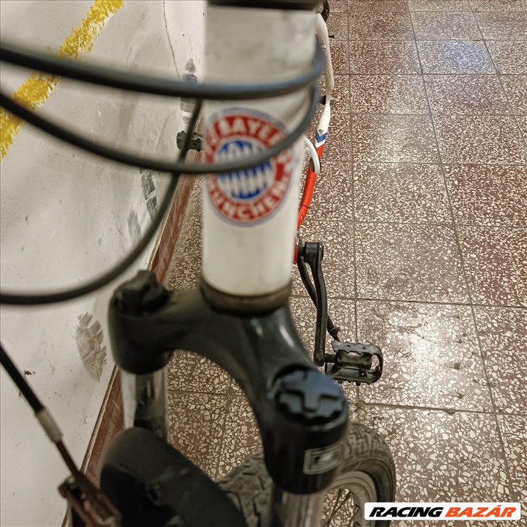 Bayern München Fiú 26-os kerékpár 6. kép