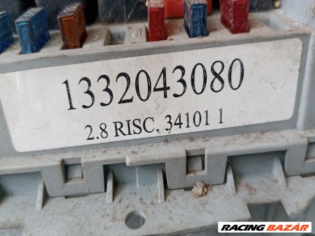 Fiat Ducato dobozos motortéri biztosítéktábla "96933" 1332043080 4. kép
