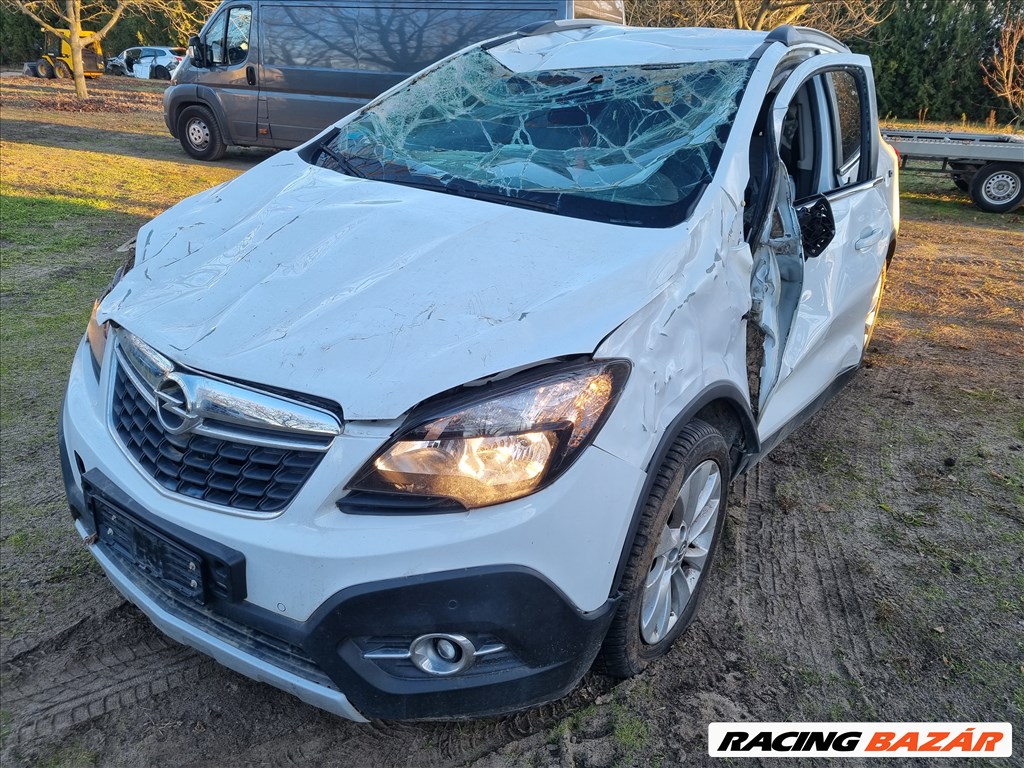 Opel Mokka bontott alkatrészei 1. kép