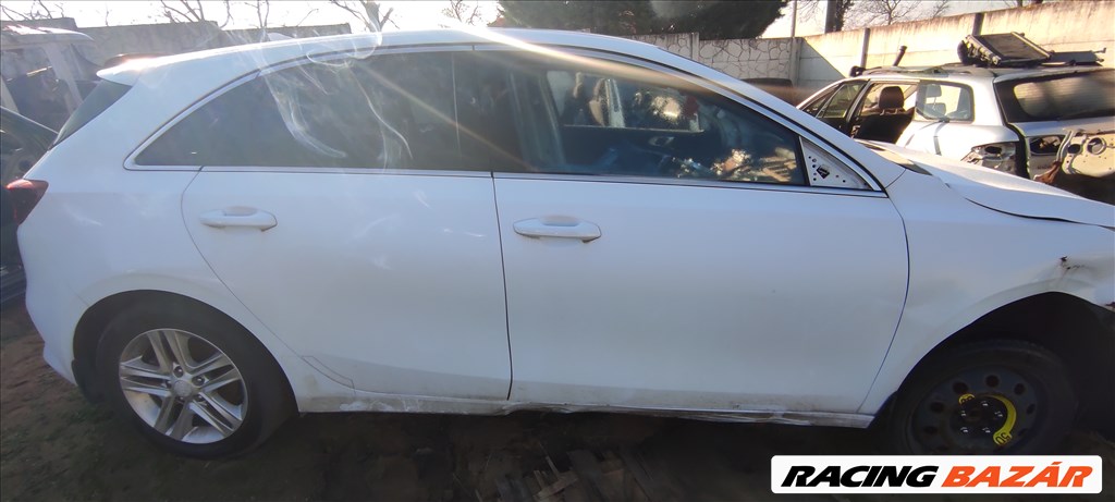 Kia Cee'd (CD) Jobb első ajtó  1. kép